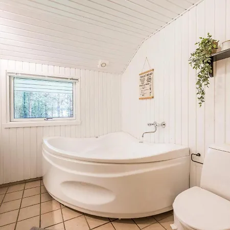 Dom wakacyjny Bright With Covered Terrace-by Traum *