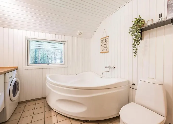 Semesterbostad Bright With Covered Terrace-by Traum *