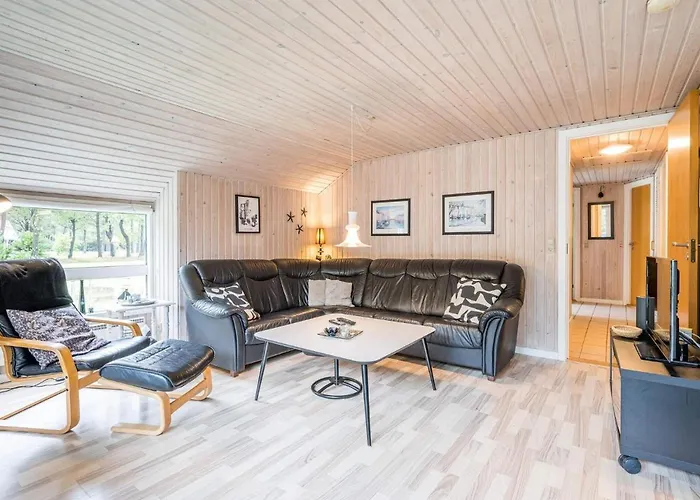 Bright With Covered Terrace-by Traum Semesterbostad *