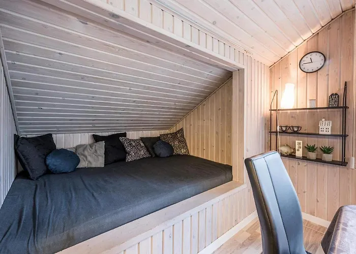 Bright With Covered Terrace-by Traum Semesterbostad *